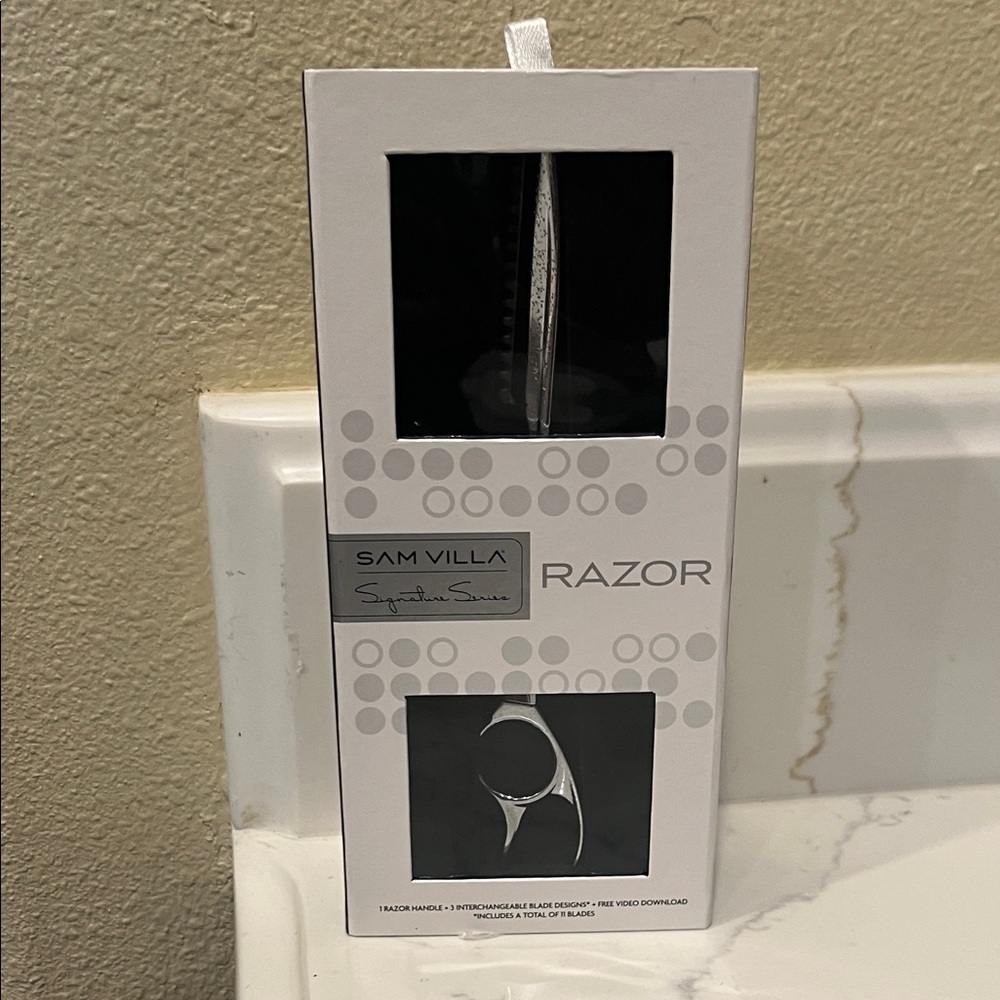 Silver Razor